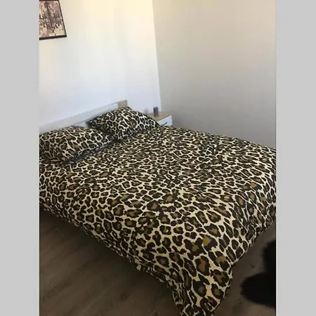 شقة F2 Agreable Proche De Toute Commodite *